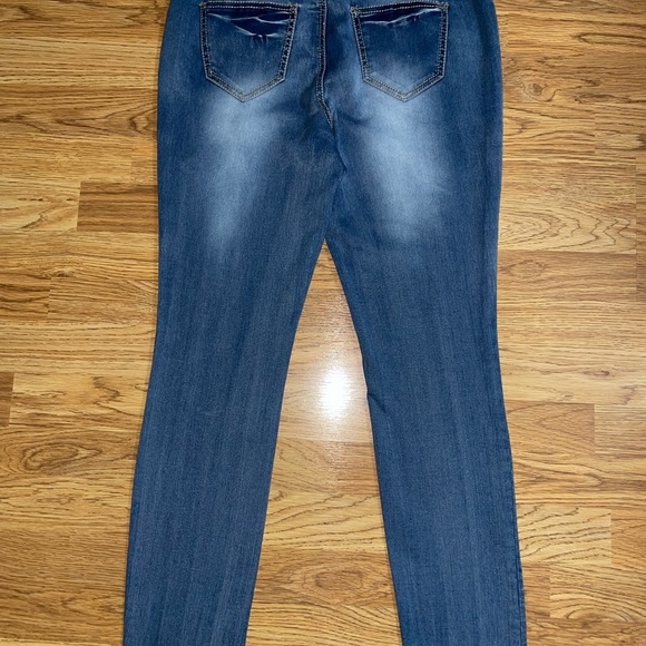 Cato Premium Denim Skinny Jeans Women’s 12 Distressed Medium Wash - Picture 8 of 14